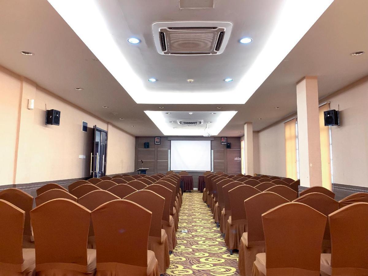 فندق أو إس إدوكيتس Batam المظهر الخارجي الصورة